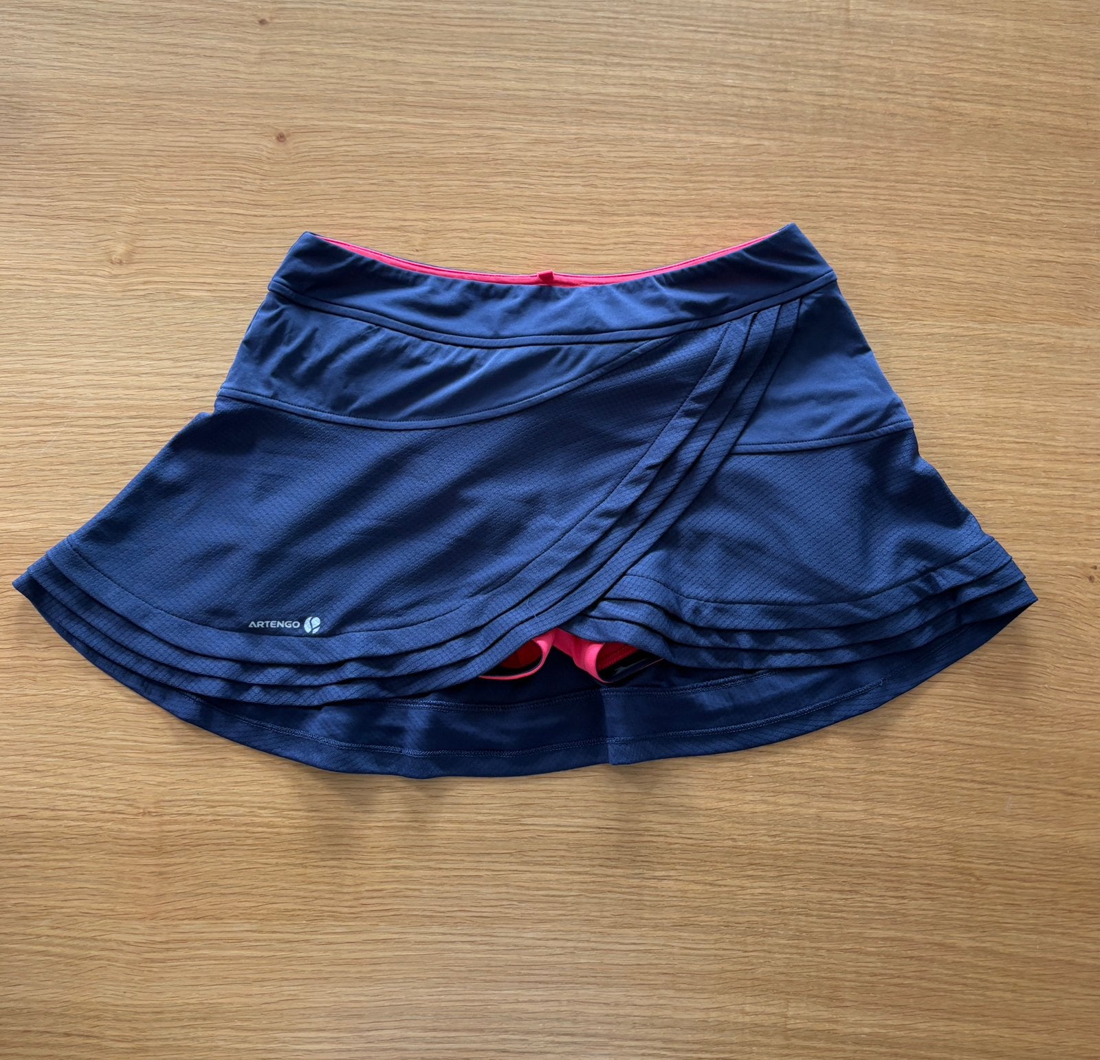 Jupe dd tennis ARTENGO - Taille 38 - 9€, Vêtements | Femmes, Vêtements de sport, Taille 38/40 (M), Gris, Enlèvement ou Envoi, Sport de raquette