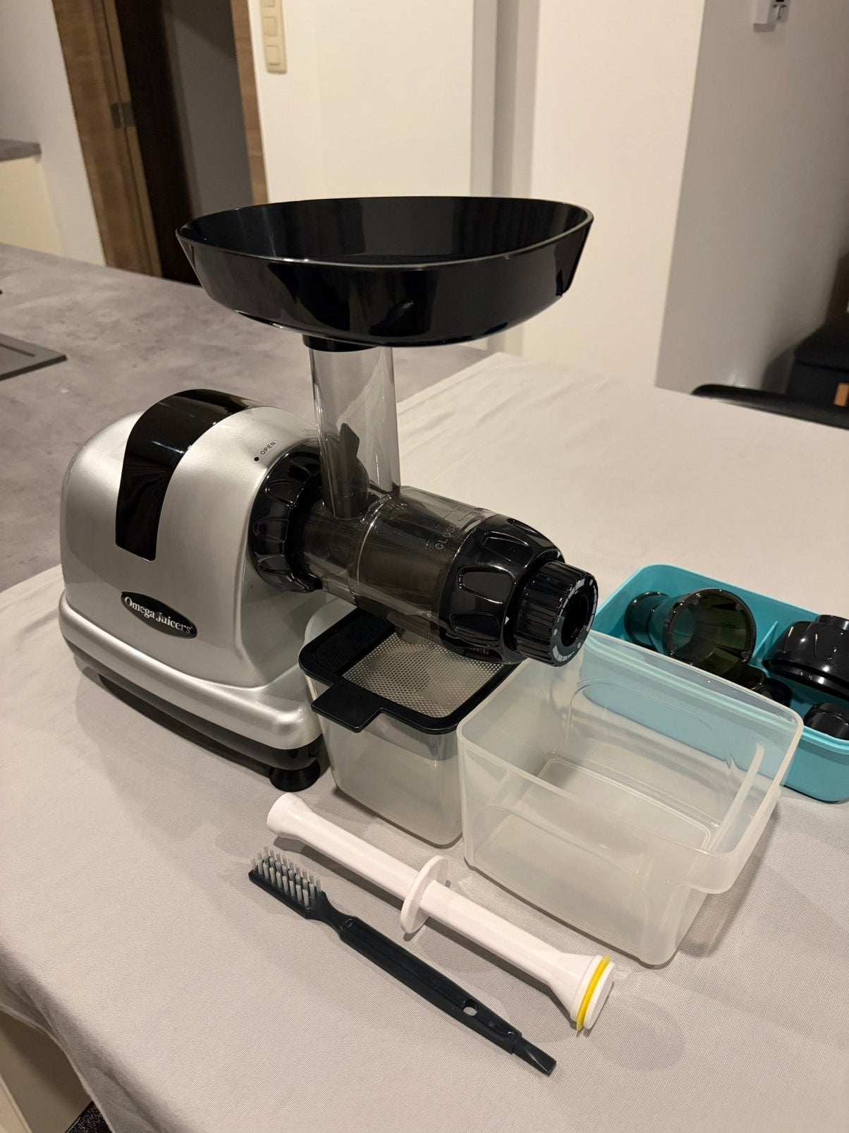 Omega Nutrition Center J8227S slowjuicer – zo goed als nieuw, Ophalen, Zo goed als nieuw, Slowjuicer