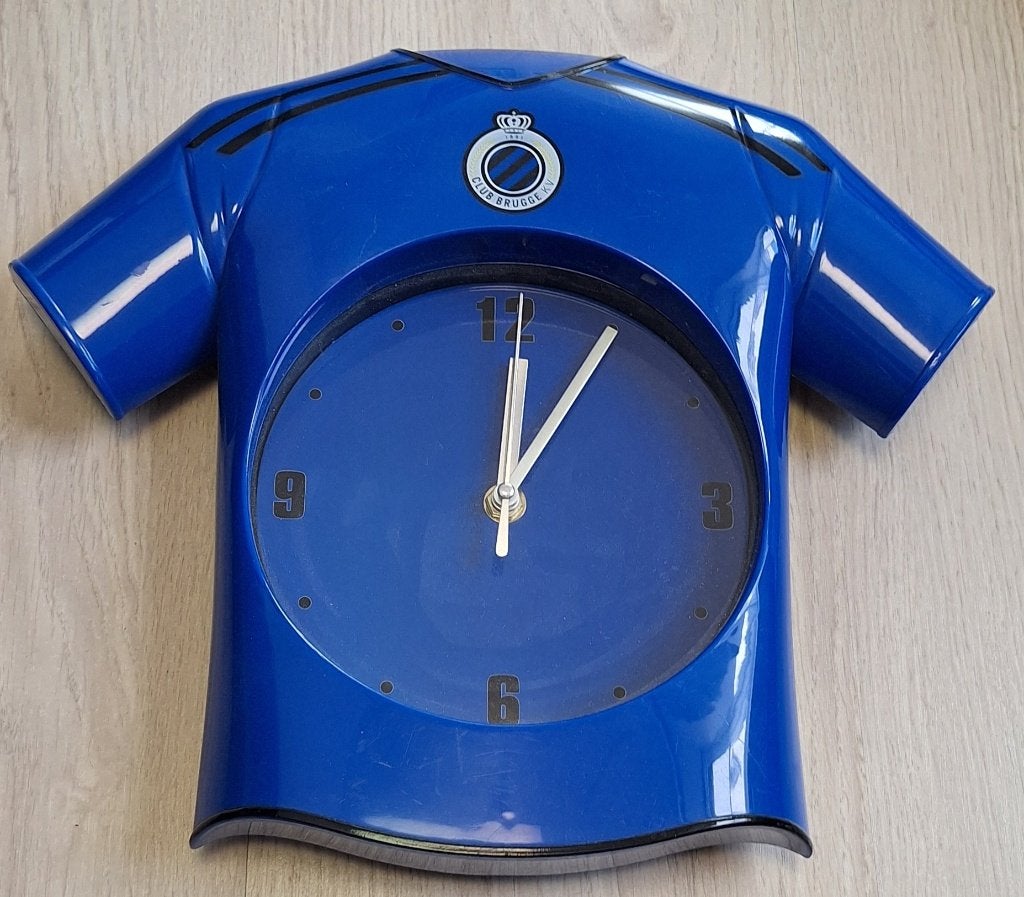 Wandklok club brugge nieuw, Enlèvement, Neuf, Horloge murale
