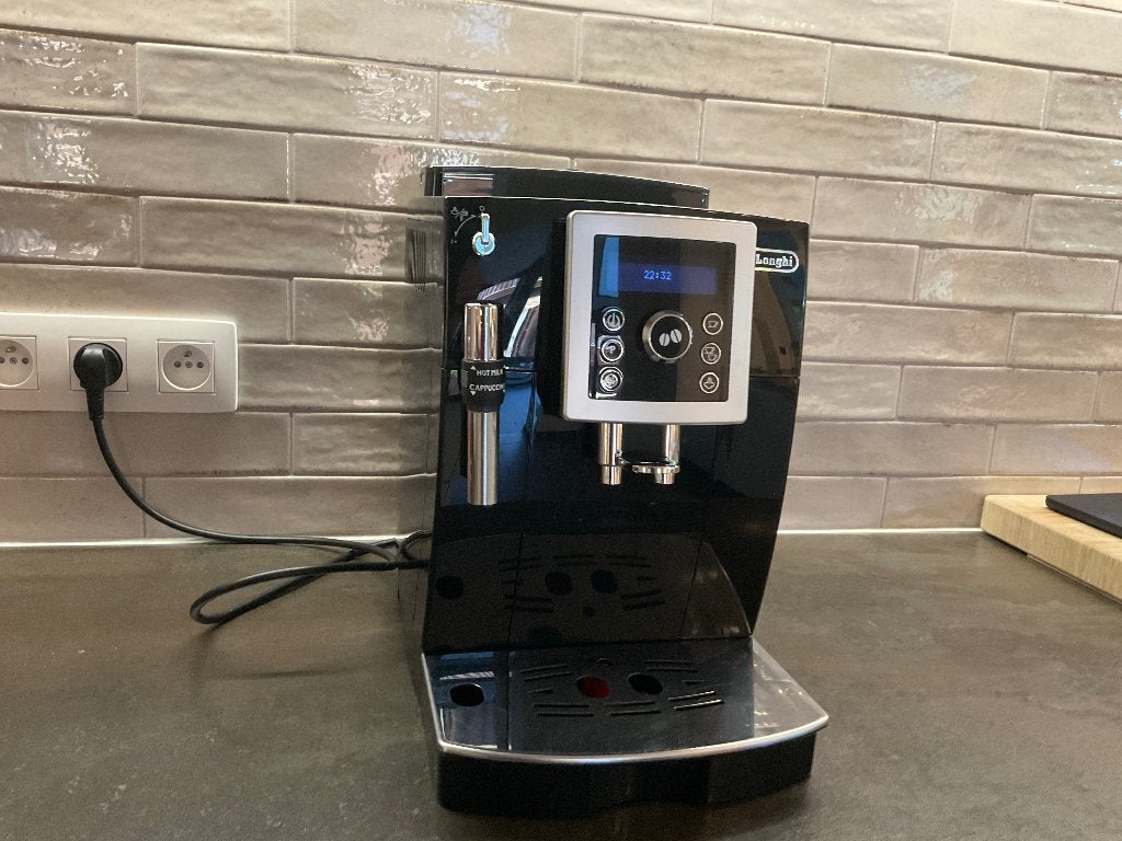 Koffiemachine DèLonghi, Ophalen, Gebruikt, 10 kopjes of meer, Koffiemachine