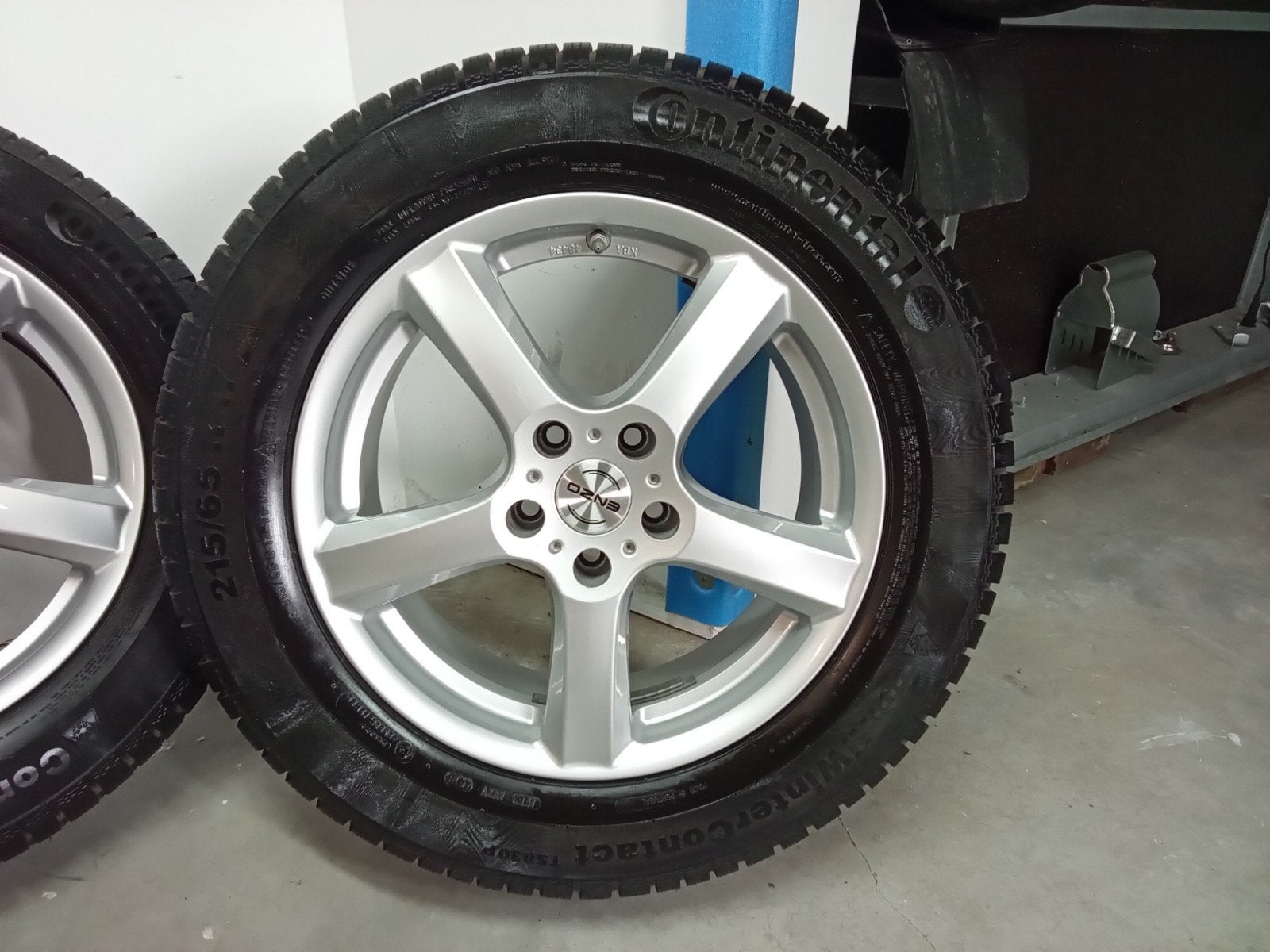 Winterbanden met  VW alu velgen Enzo, Auto-onderdelen, Ophalen, Winterbanden, Band(en)