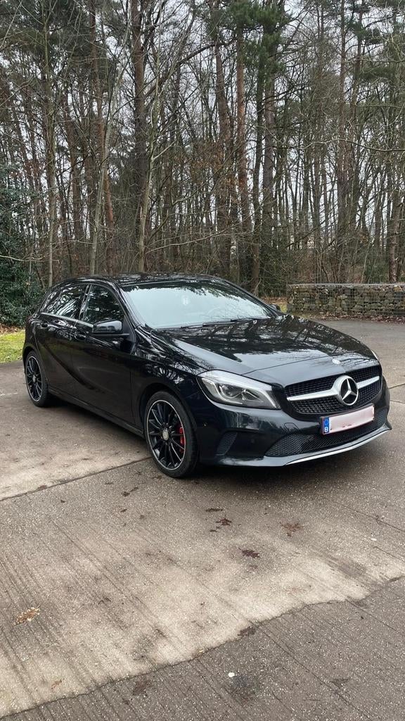 MERCEDES A 180 D AMG, Auto's, Mercedes-Benz, Automaat, Leder en Stof, Zwart, 5 deurs