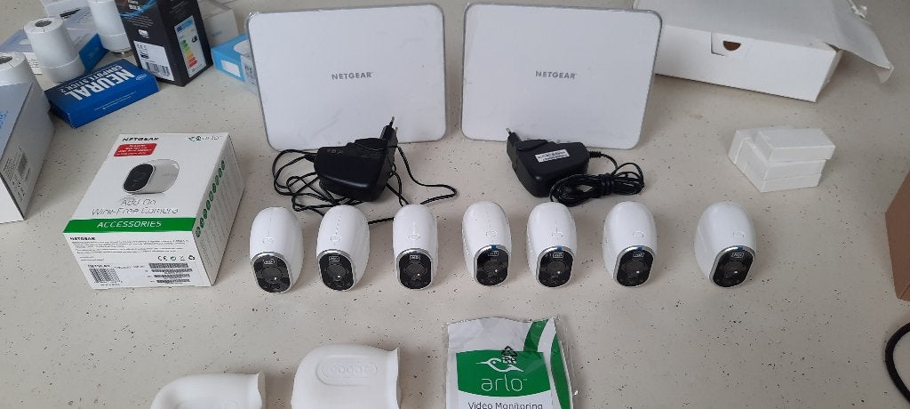 Videosurveillance Netgear Arlo – 7 caméras + 2 bases VMB3000, TV, Hi-fi & Vidéo, Enlèvement ou Envoi, Utilisé, Caméra extérieure