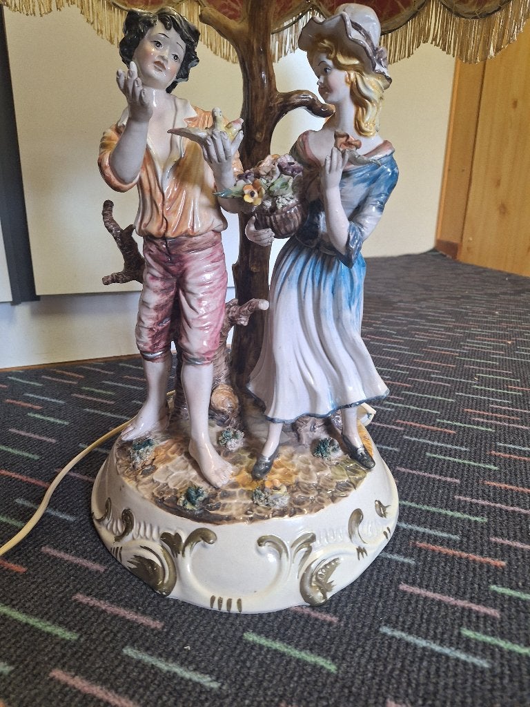 lamp met porseleinen (biscuit) voet, Ophalen