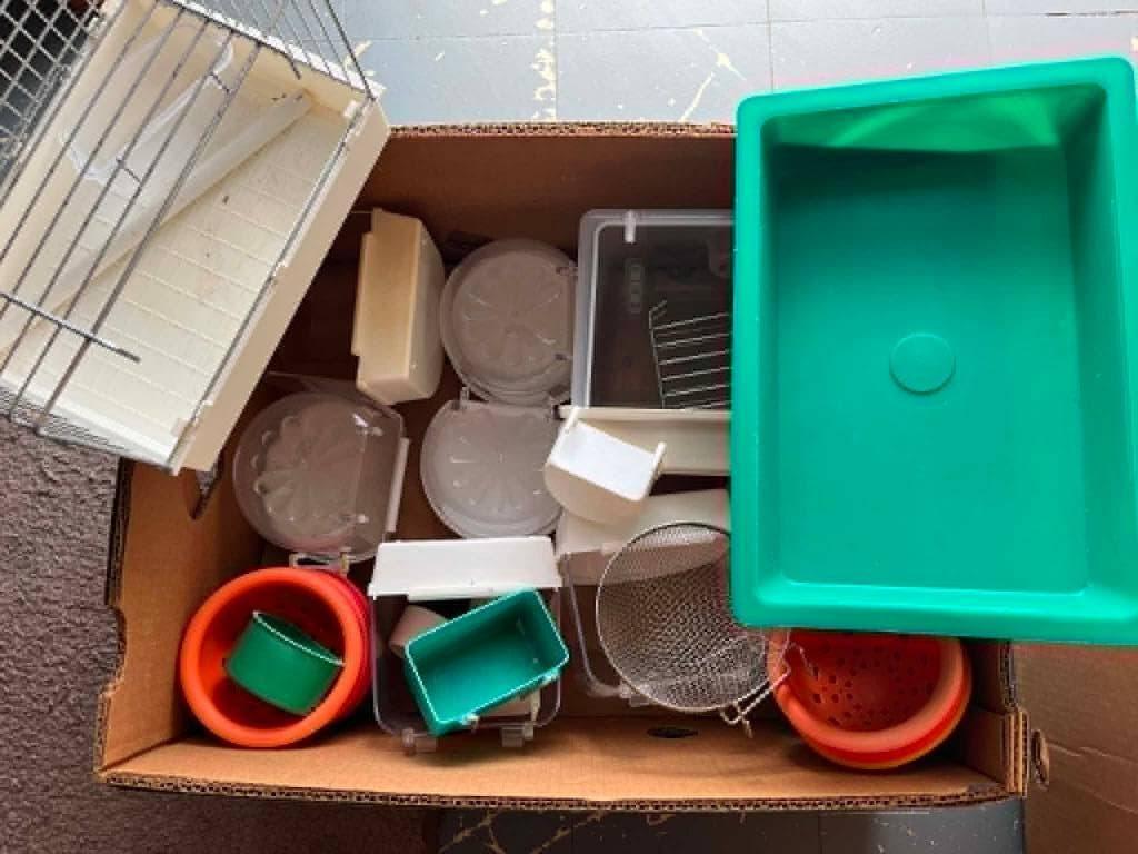 vogel benodigdheden badjes groot klein nestjes enz.., Ophalen, Zo goed als nieuw, Kooi-accessoires