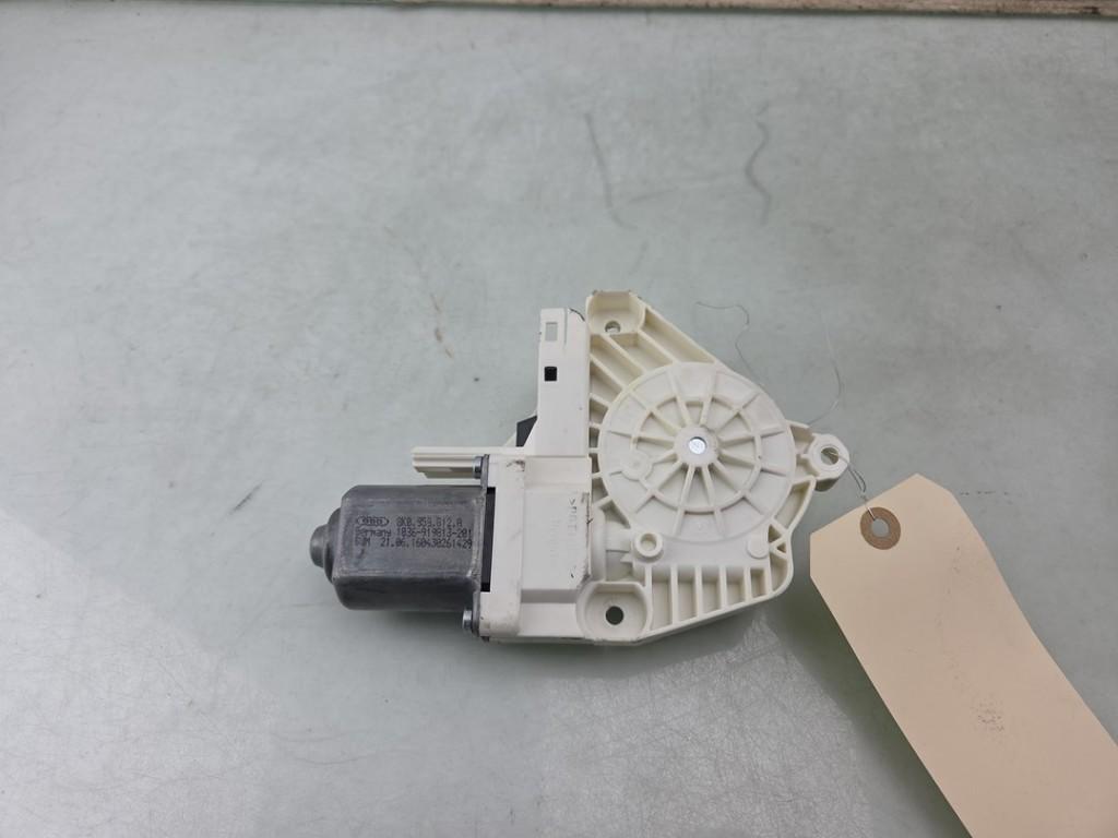MOTEUR LEVE VITRE ELECTRIQUE Porsche Cayenne II (92A), Auto-Union-Straße  1,
85057  Ingolstadt, DE, Utilisé, Audi AG, Info@audi.de