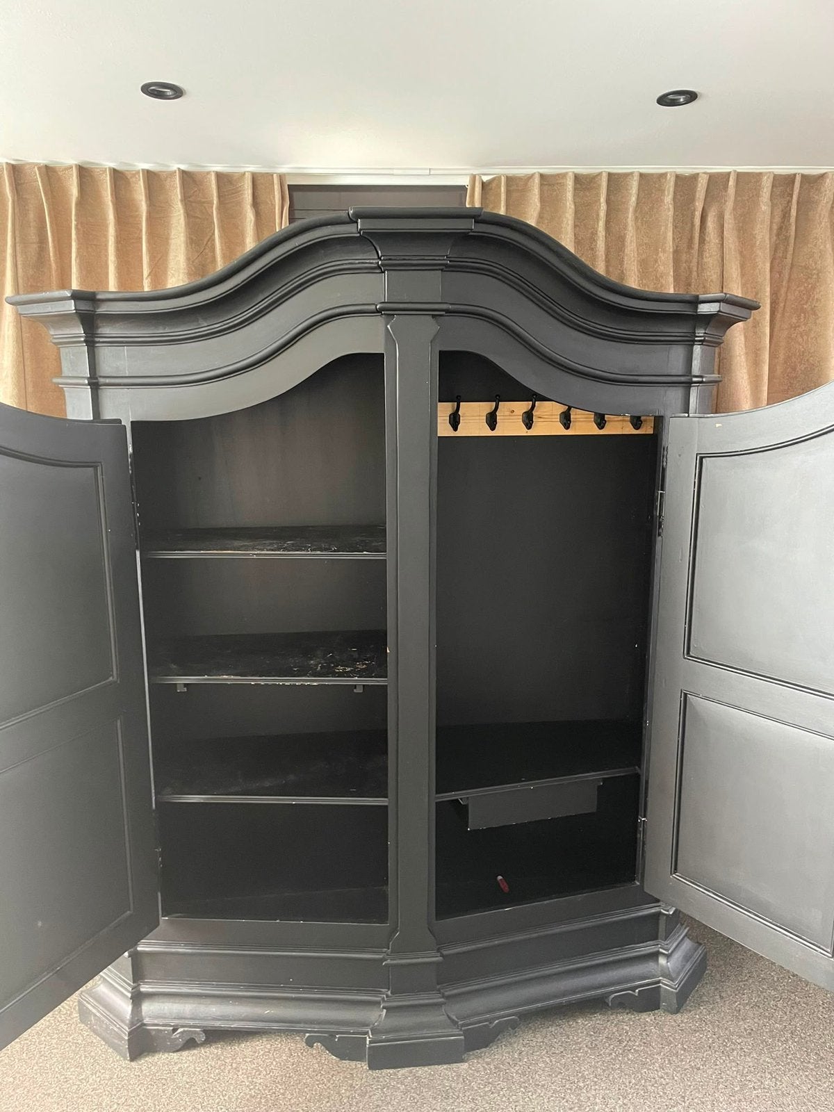 Armoire noire - buffet d'entrée, Maison & Meubles, Enlèvement, Utilisé, 200 cm ou plus