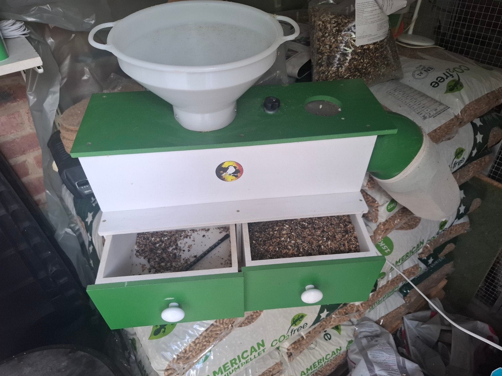 egreneuse achetée chez animalis 230  euro, Animaux & Accessoires, Oiseaux | Oiseaux Autre