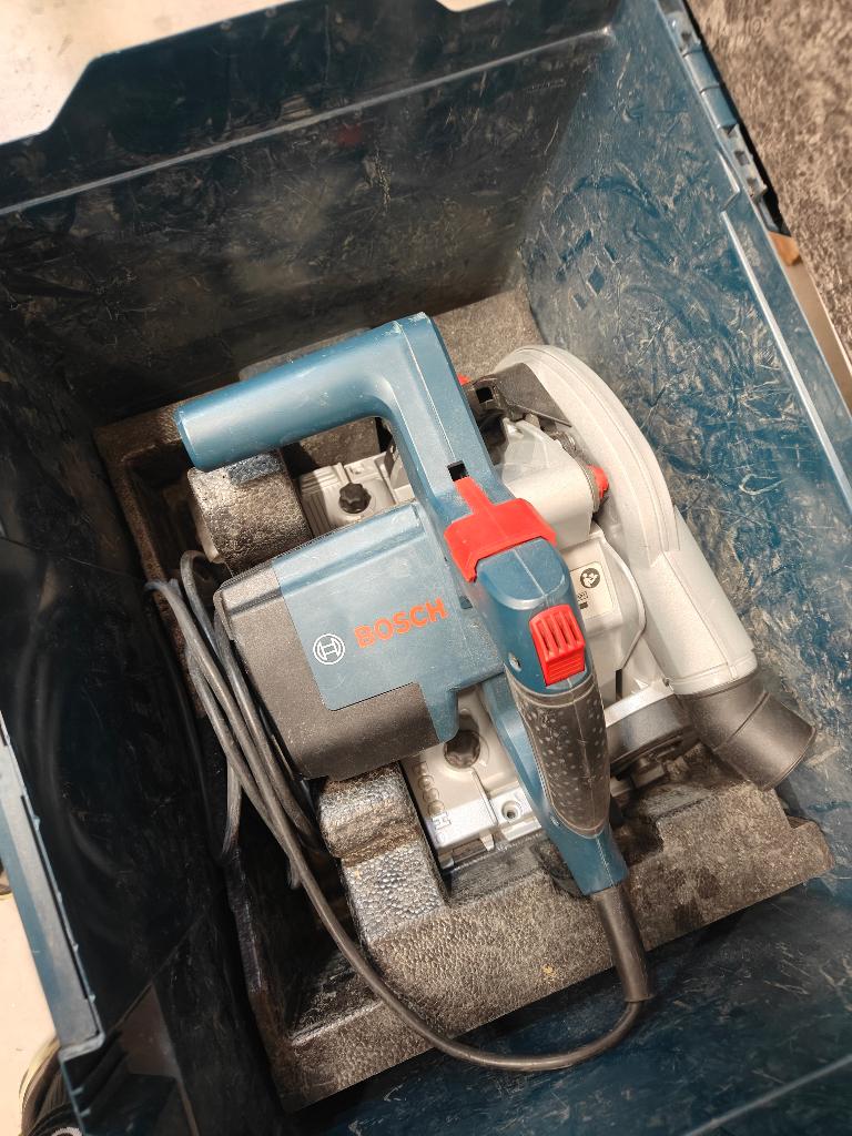 Invalzaag + cirkelzaag Bosch, Doe-het-zelf en Bouw, Gereedschap | Zaagmachines, Gebruikt, Invalzaag, 1200 watt of meer, 30 tot 70 mm