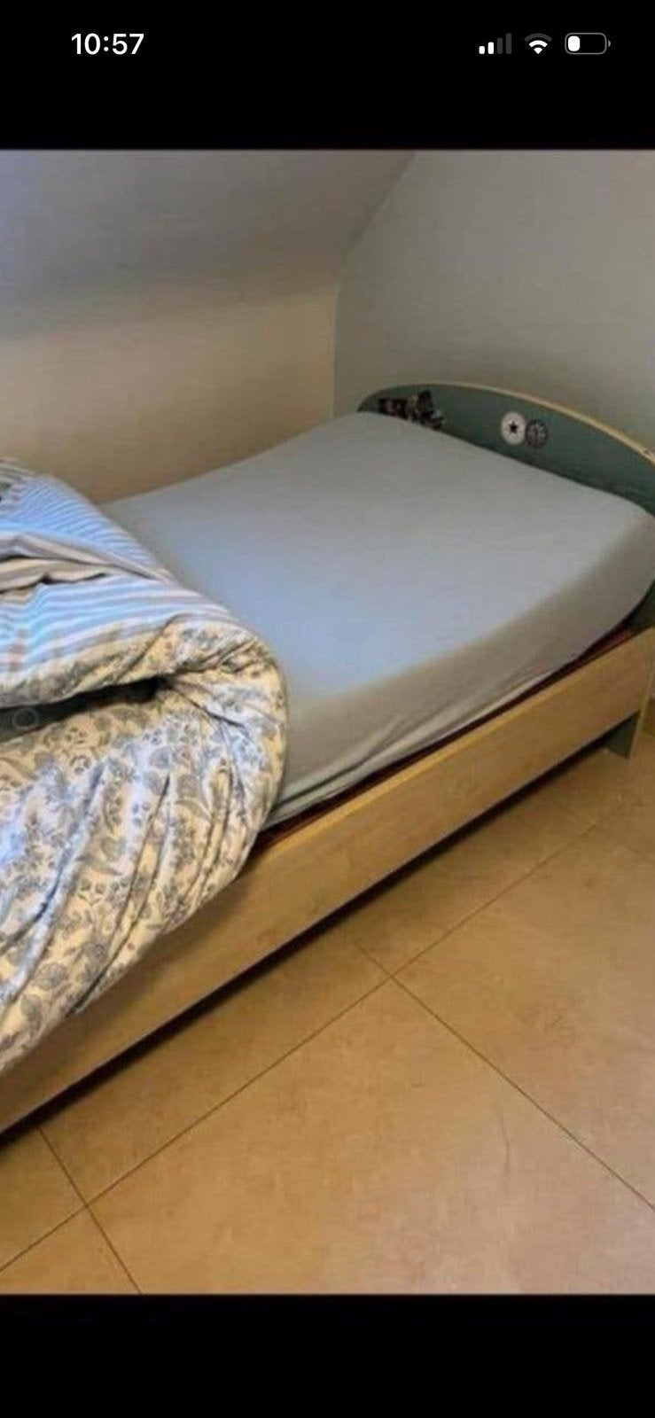 Lit, matelas, suspension et table de chevet, Enlèvement, Utilisé, 90 cm