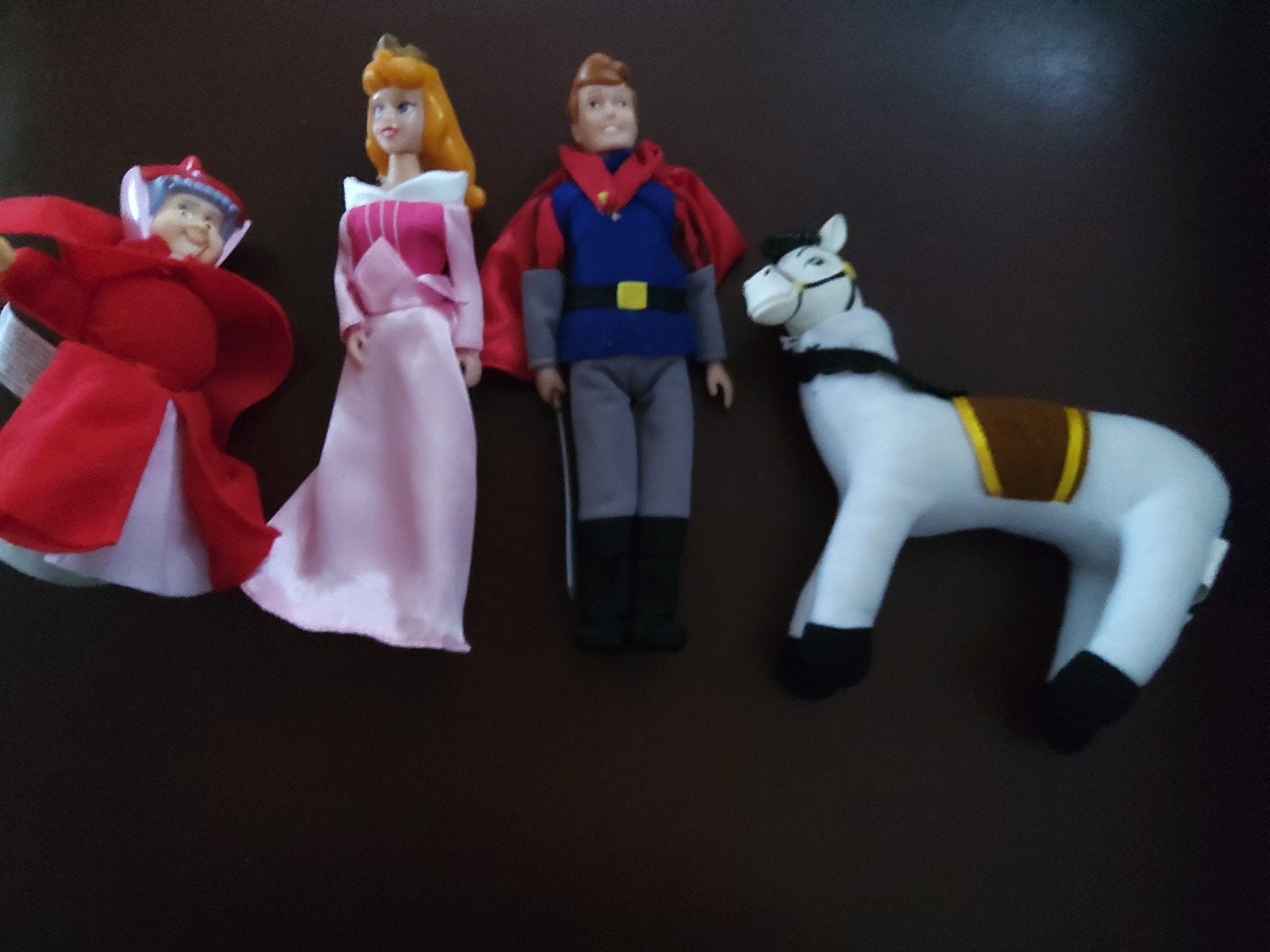disney doornroosje prins, paard en rode fee, Ophalen of Verzenden, Sneeuwwitje of Doornroosje, Zo goed als nieuw, Beeldje of Figuurtje