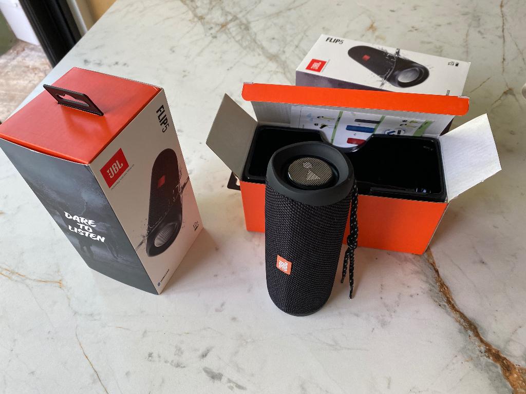 2 Bluetooth speakers (geen echte JBL), Ophalen of Verzenden, Bluetooth, Nieuw