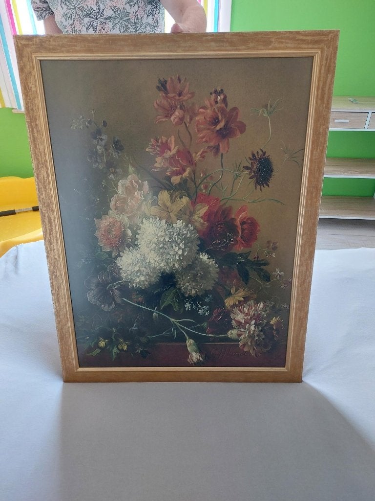 Een grote poster met zwaar houten kader en glas met bloemen, Antiek en Kunst, Ingelijst, Klassiek, Print, Ophalen
