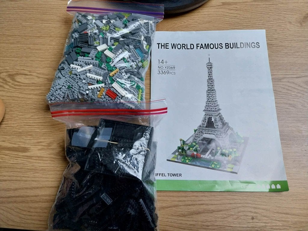 Eiffel toren bouwpakket kleine bouwstenen, Enlèvement ou Envoi, Utilisé, Autres marques