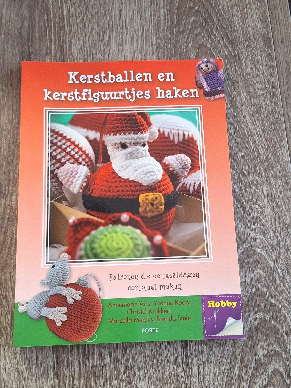 *kerstballen en kerstfiguurtjes haken-perfecte staat, Boeken, Ophalen, Zo goed als nieuw, Breien en Haken