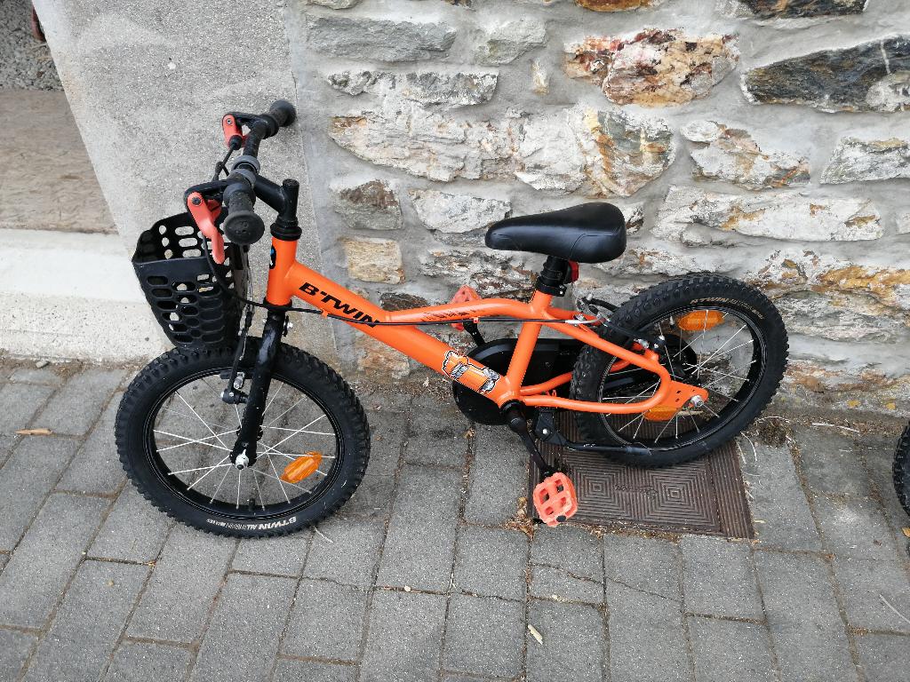 Vélo enfant B'Twin Robot 500 – 16 pouces, Ophalen, B-Twin Decathlon, Zijwieltjes, Velgrem