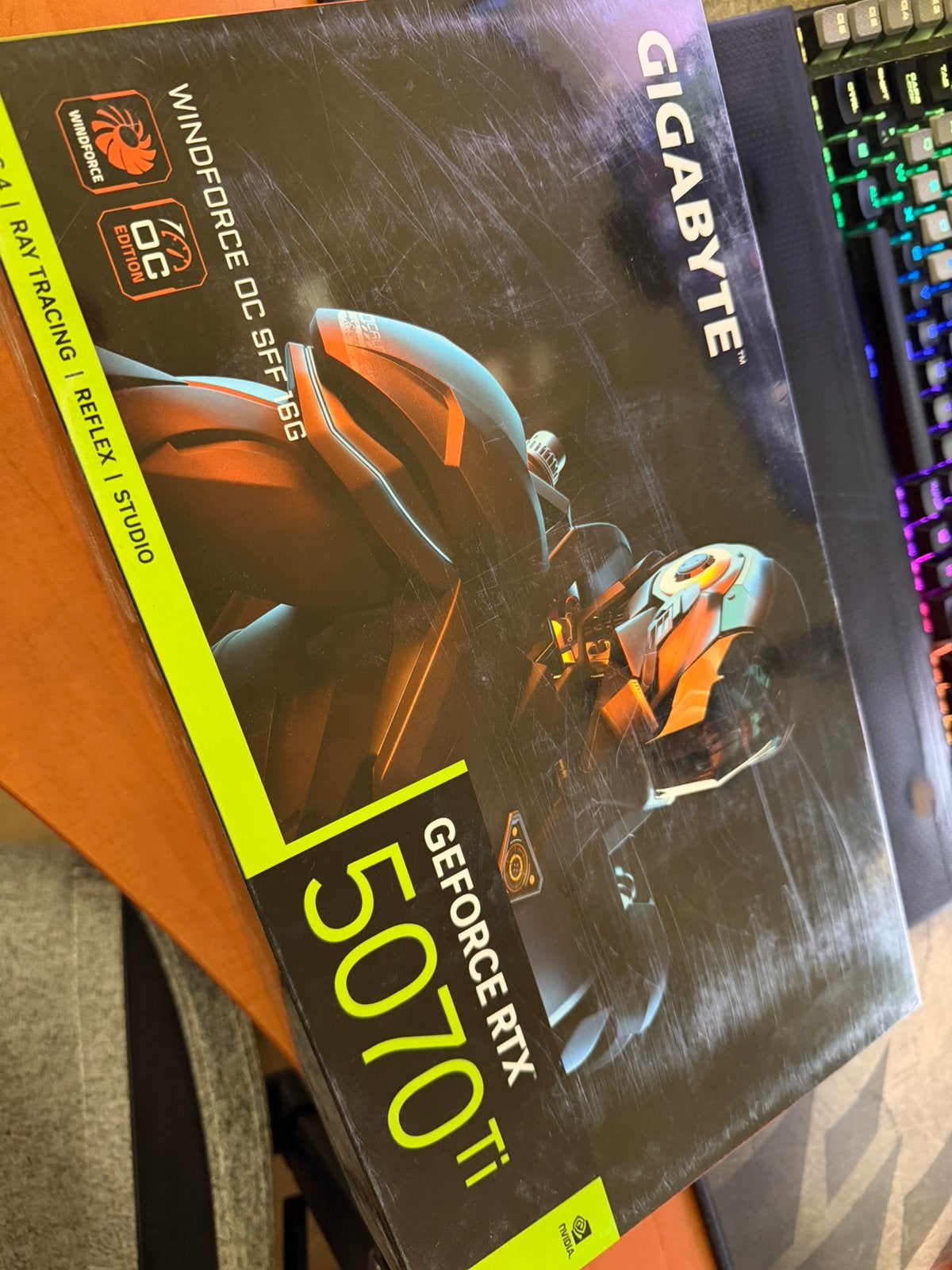 RTX 5070 Ti Gigabyte Windforce 16Go OC, Informatique & Logiciels, Cartes vidéo, Enlèvement ou Envoi, Comme neuf, PCI-Express 5