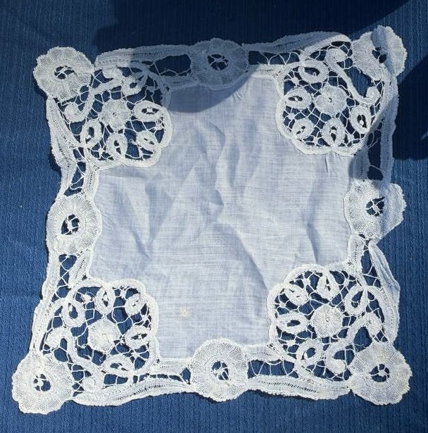 Antiek kant zakdoek lace brugs brussels, Ophalen of Verzenden