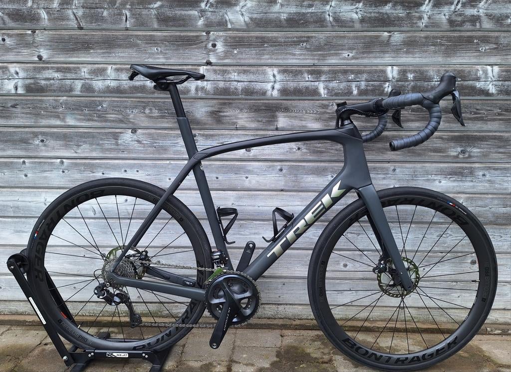 Trek Domane SL 7 maat XL kleur grijs/zwart Ultegra Di2, Fietsen en Brommers, 28 inch, Carbon, Zo goed als nieuw, 57 tot 61 cm