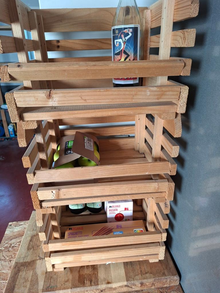 Fruit en storagerekje hout, Ophalen
