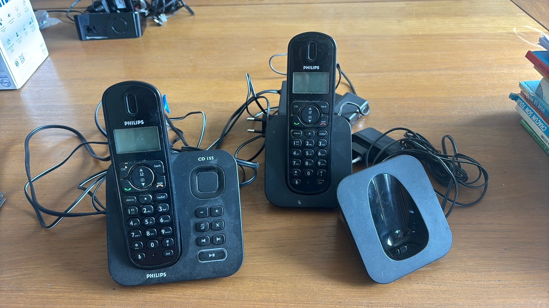 2 telephones DECT Philipps CD150, Télécoms, Téléphones fixes | Combinés & sans fil, Enlèvement ou Envoi, Ne fonctionne pas, 2 combinés