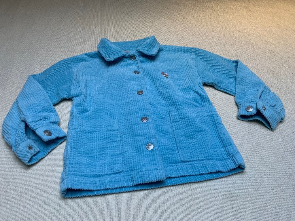 Gilet en velours côtelé bleu clair - Taille 110 Bel & Bo, Enfants & Bébés, Enlèvement ou Envoi, Pull ou Veste, Comme neuf, Bel & Bo