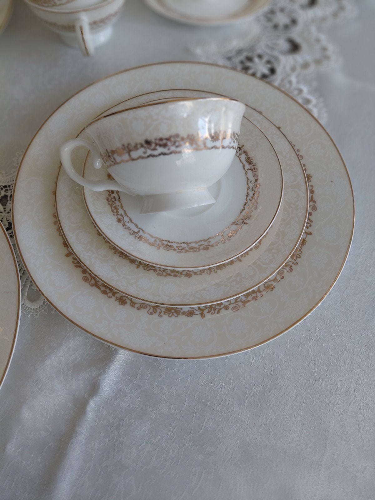 Vaisselle complète, Enlèvement, Assiettes(s)