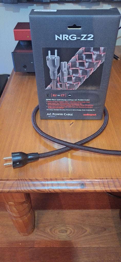 Câble secteur Audioquest NRG Z2 (Fiche C7) 1m – État Neuf, Enlèvement ou Envoi, Comme neuf, Moins de 2 mètres, Autres câbles