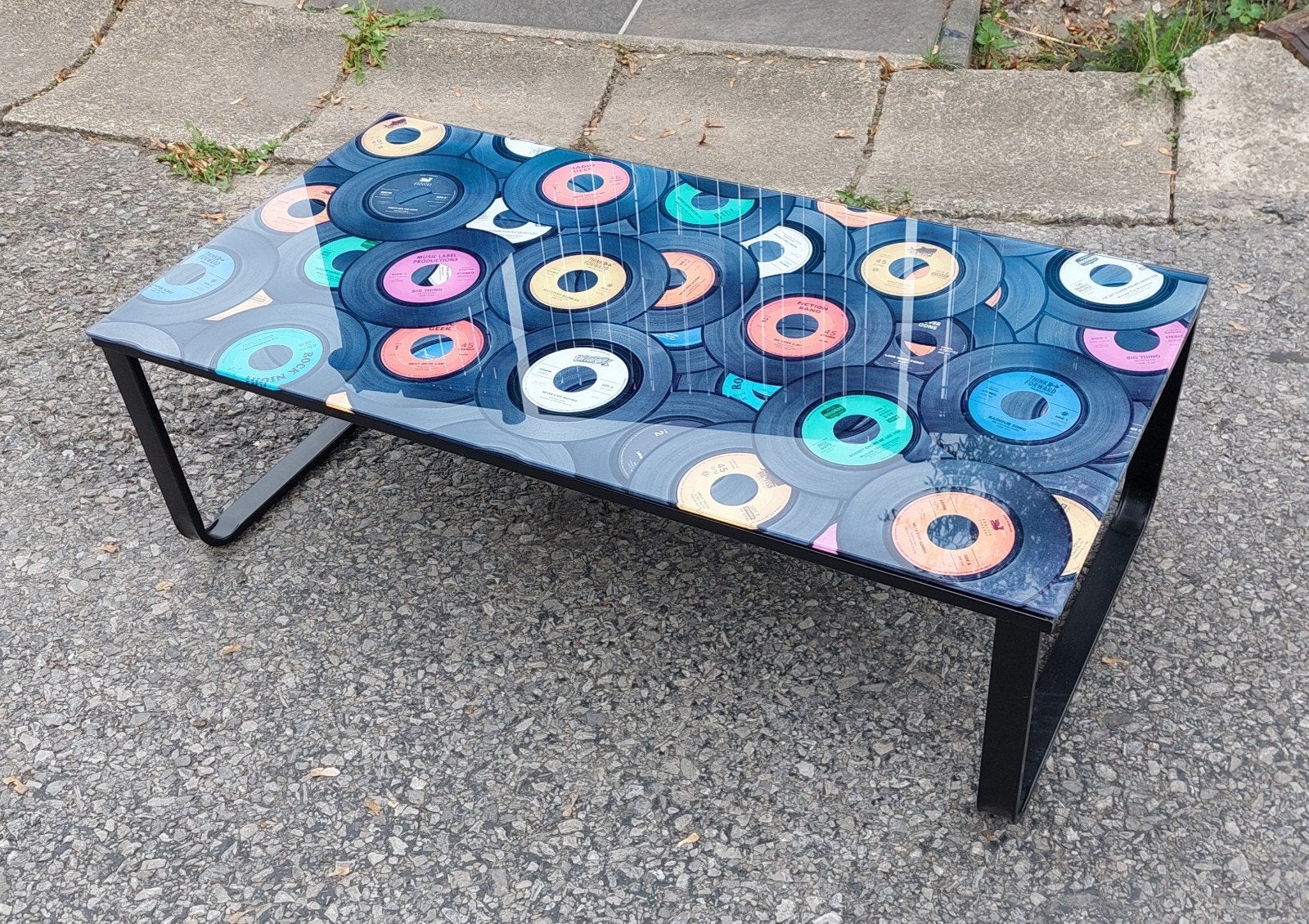 Table de salon en verre .... déco vynil disque, Enlèvement, Comme neuf, Verre, Rétro vintage