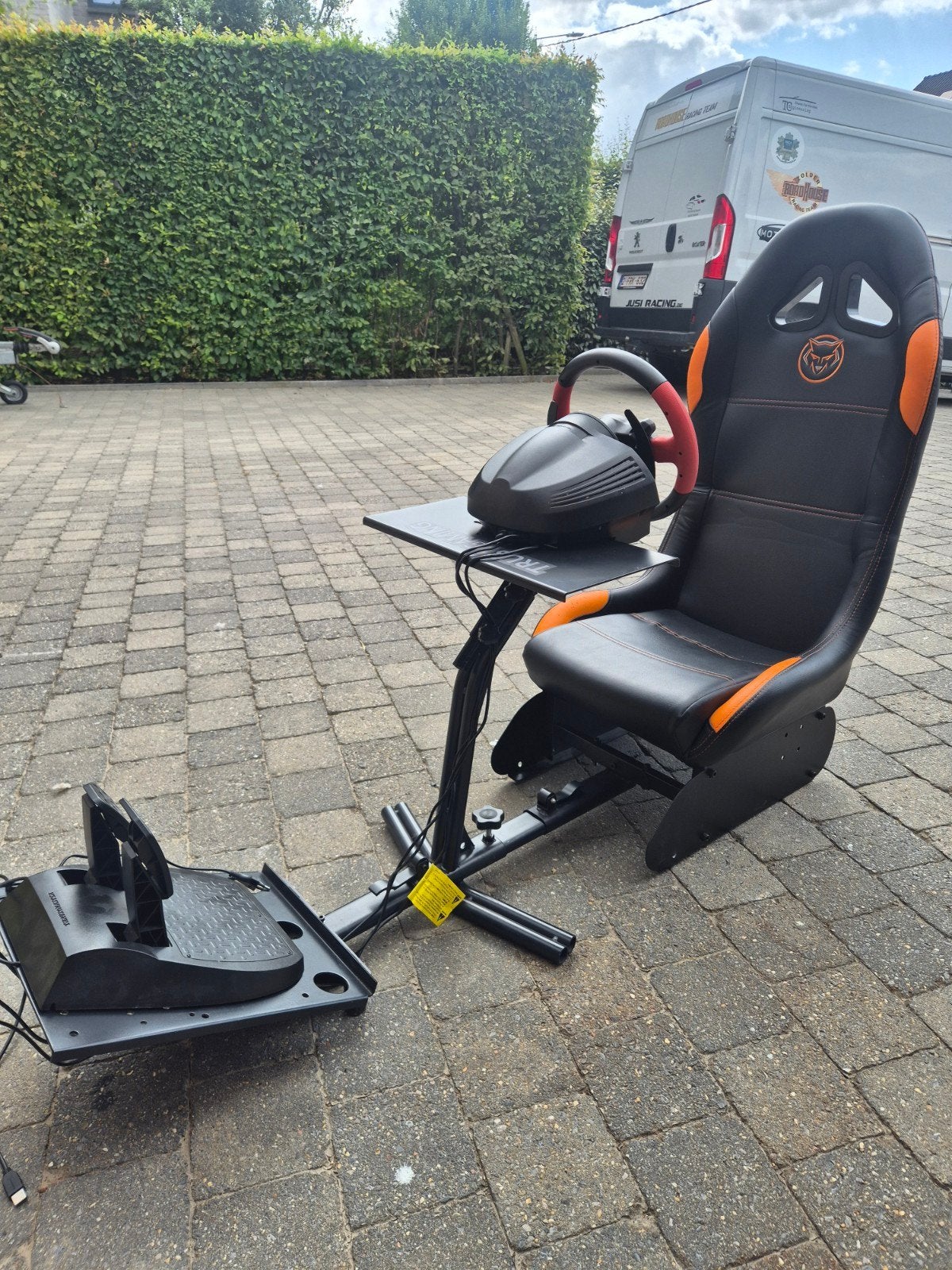 playseat racesim met T150 Ferrari stuur en pedalen, Games en Spelcomputers, Ophalen