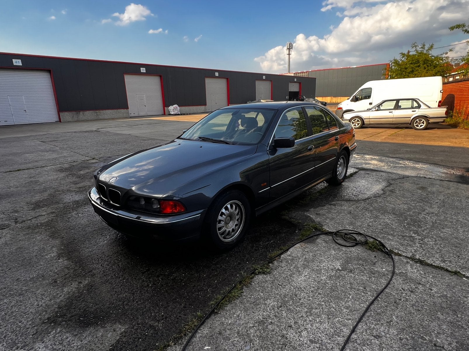 Bmw E39 523i, Autos, BMW, 4 portes, 1520 kg, 6 cylindres, Particulier