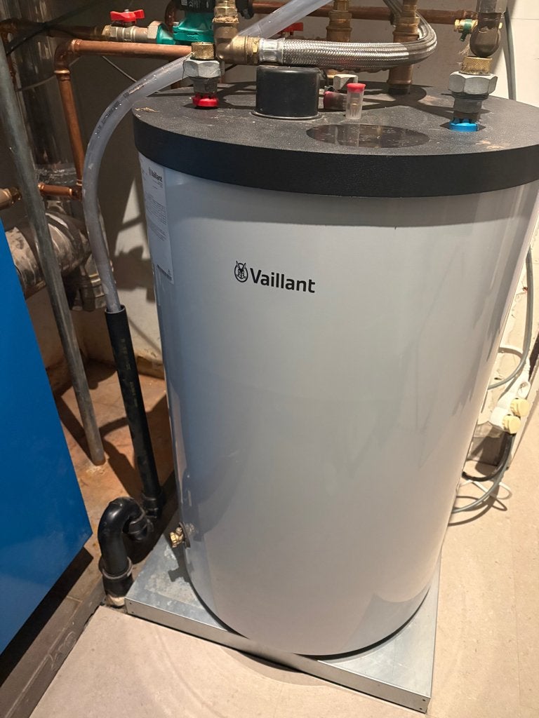 Vaillant warmwaterboiler, Doe-het-zelf en Bouw, Ophalen, 100 liter of meer, Boiler, Minder dan 3 jaar oud