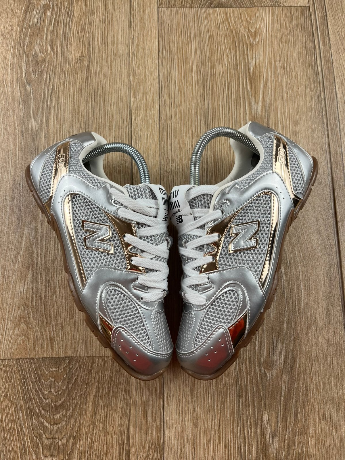 New balance 530 Miu Miu argentée platine cuivre chic premium, Enlèvement ou Envoi, Autres couleurs, Sneakers et Baskets, Comme neuf
