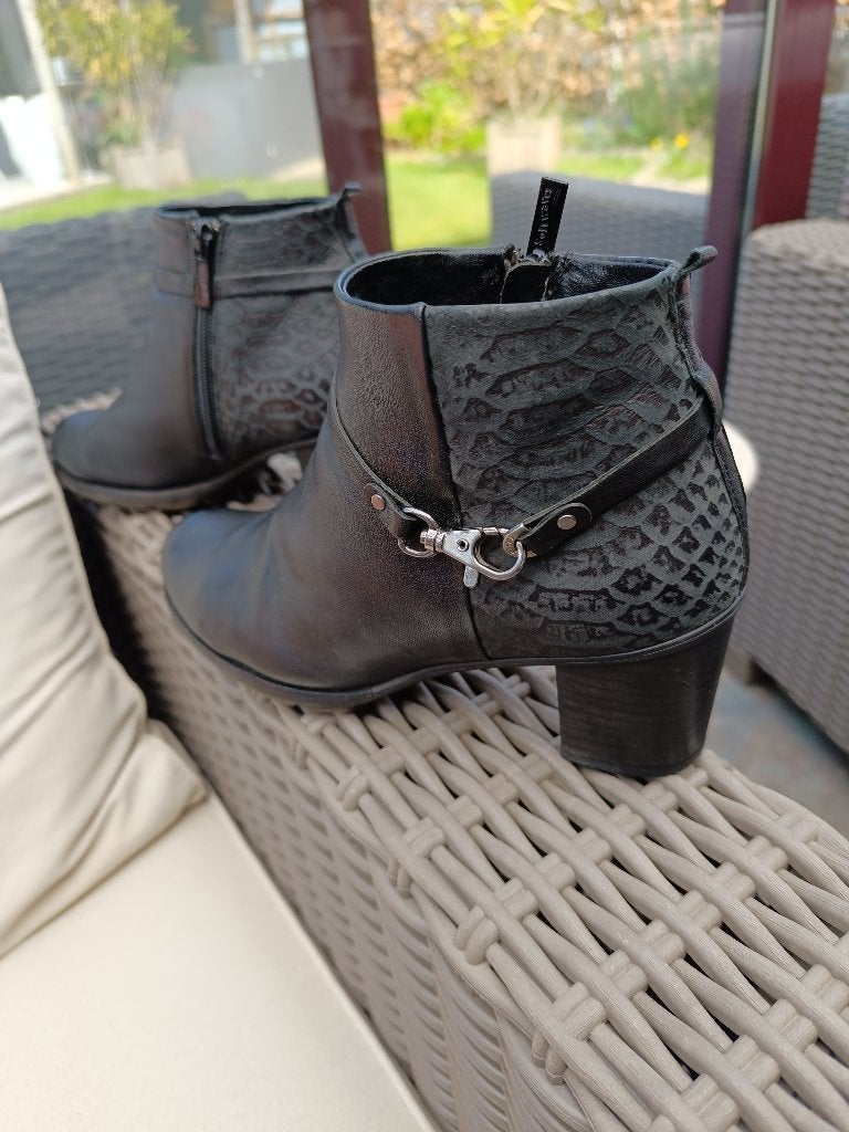 Lederen laarsjes 37,5 Softwaves gratis of 12 euro, Softwaves, Ophalen of Verzenden, Sneakers