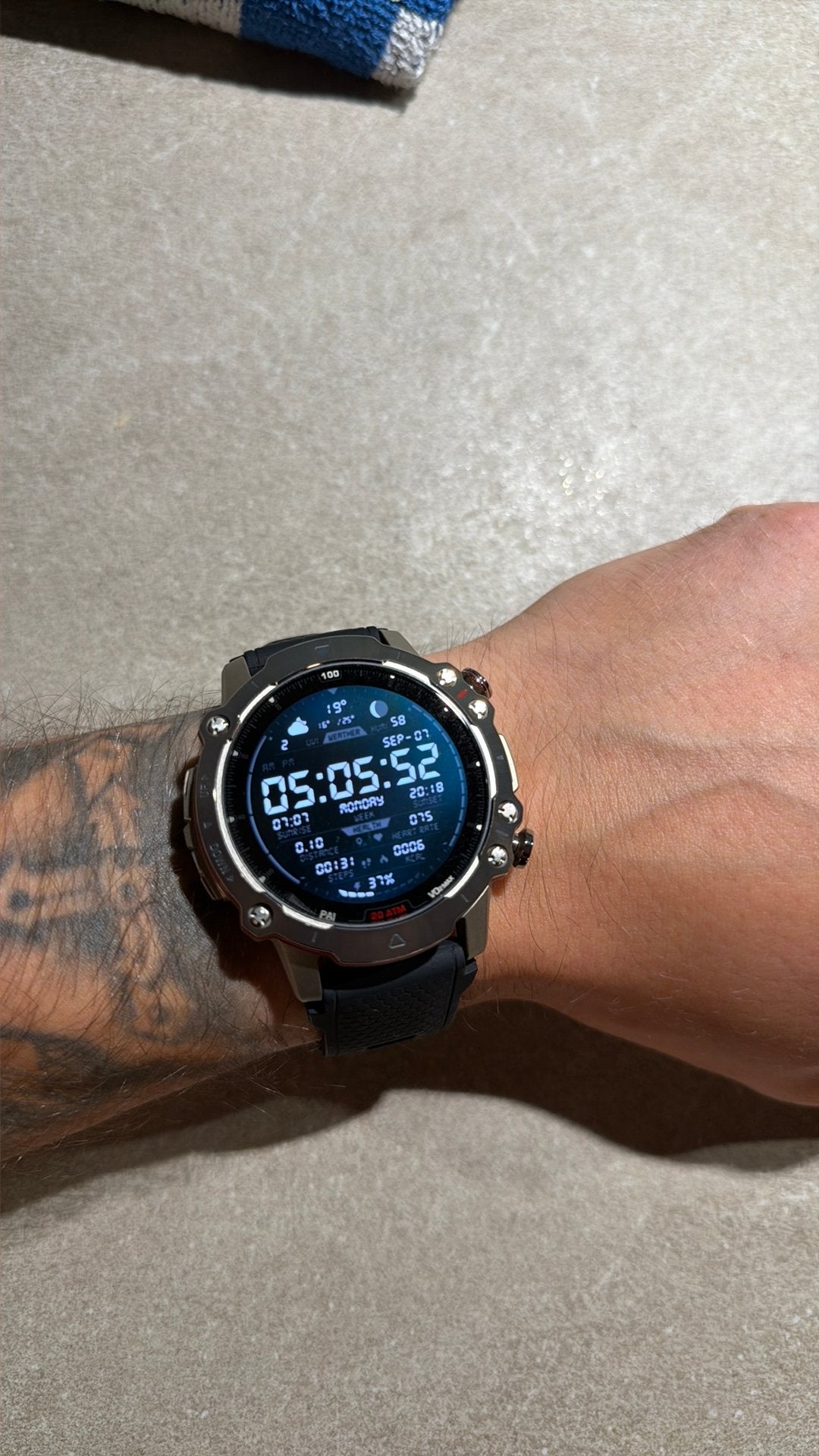 —>Amazfit Falçon Garmin Killer<—, Enlèvement ou Envoi, Comme neuf