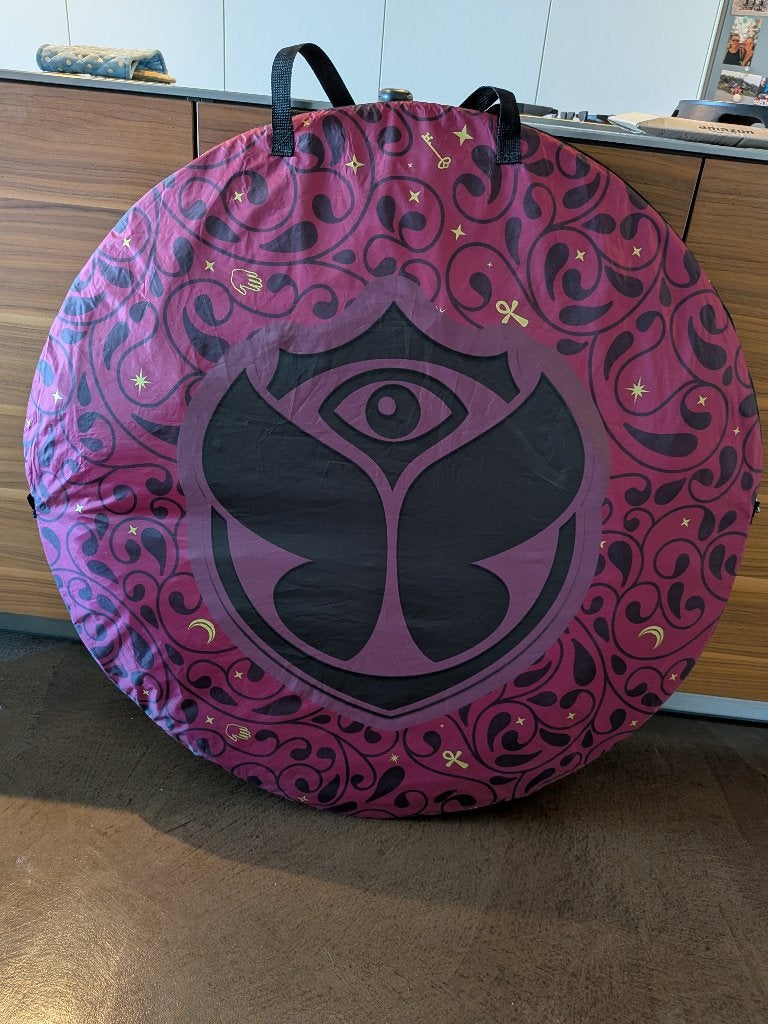 Tent Tomorrowland roze, Caravans en Kamperen, Ophalen, Zo goed als nieuw, Tot en met 2
