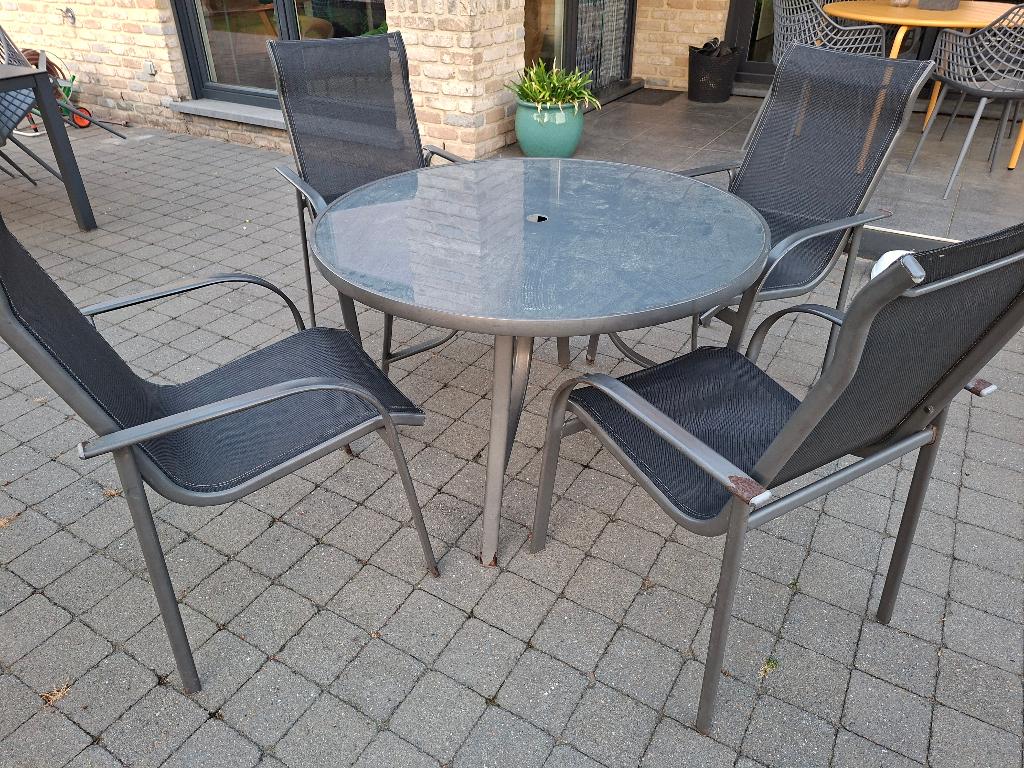 Gratis af te halen. Tuintafel en stoelen, Tuin en Terras, Ophalen, Gebruikt, Rond, Metaal