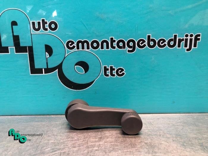 Manivelle de vitre d'un Volkswagen Golf (Golf 04-), Autos : Pièces & Accessoires, Volkswagen, -, 3 mois de garantie, Utilisé