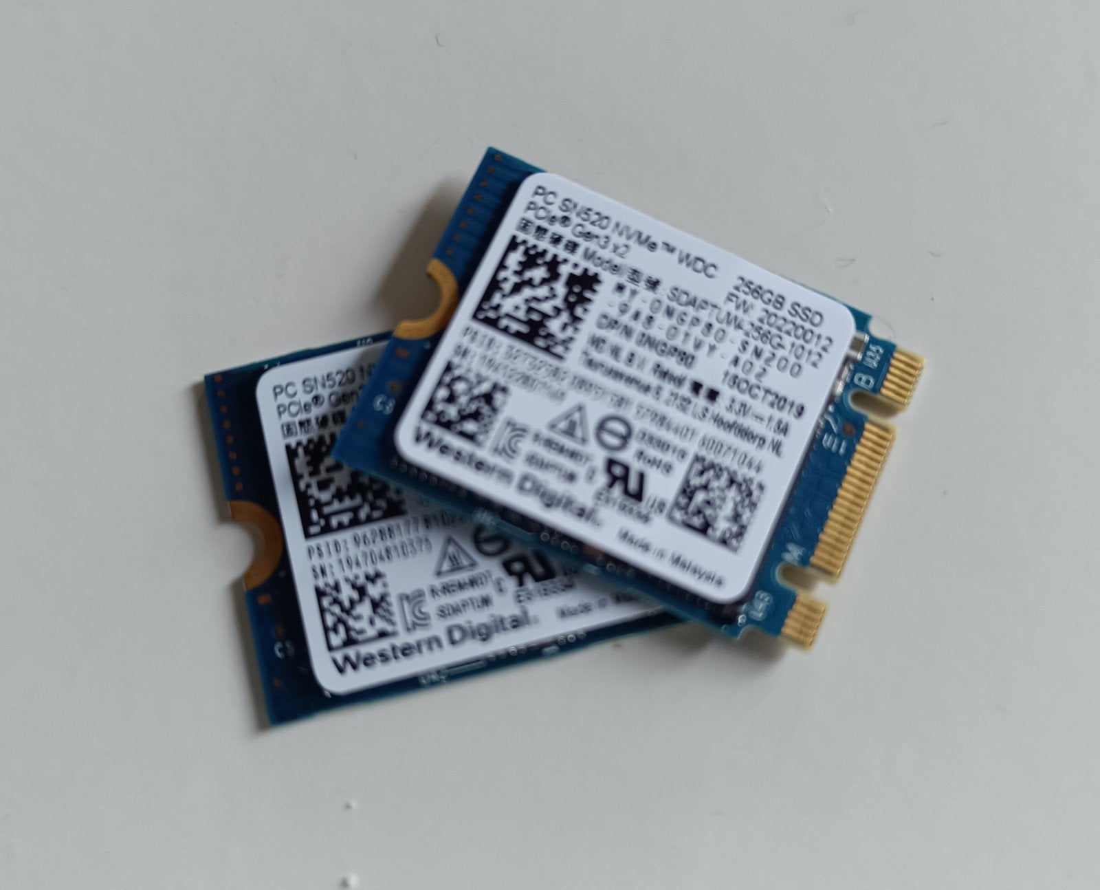Lot de deux mini SSD 256GB NGFF M.2 M2 en parfait état, Computers en Software, Ophalen of Verzenden, Zo goed als nieuw, SSD