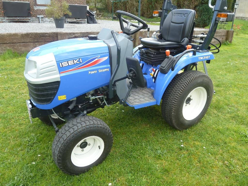 Tracteur iseki TM3187 F3UZRE état neuf 45h + accessoires, Enlèvement, Neuf