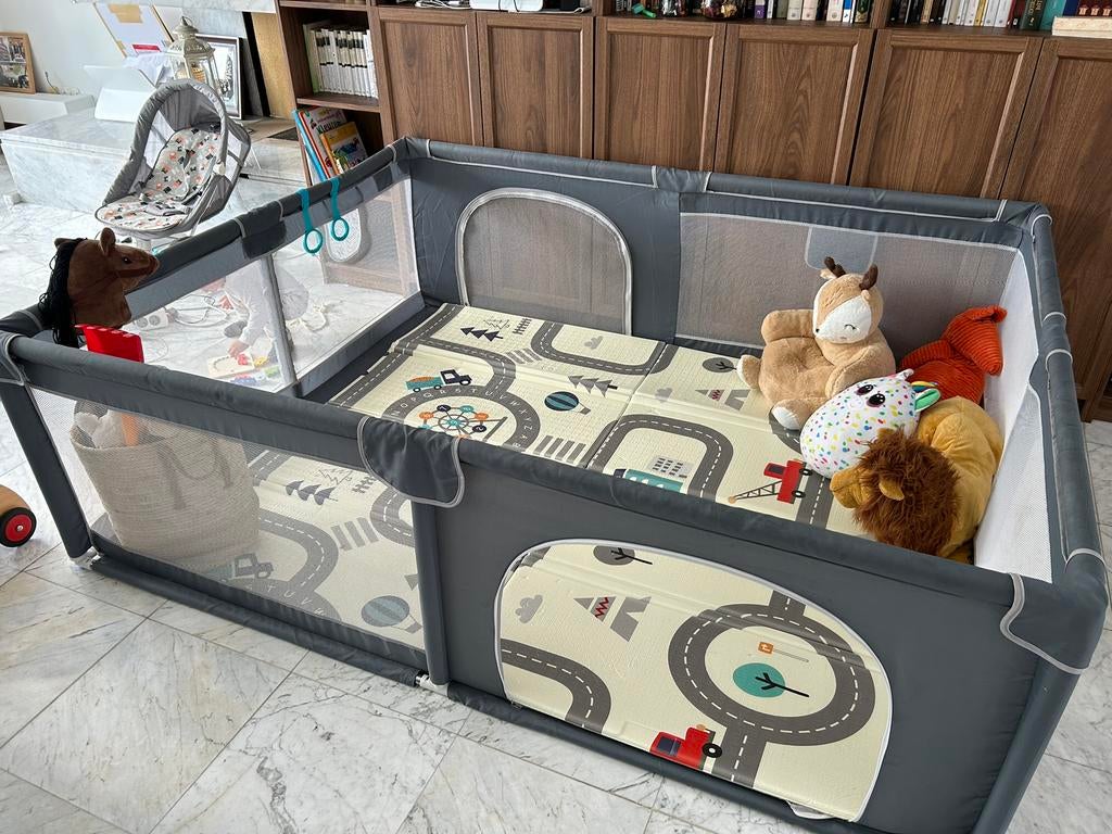 Parc de jeux pour bébés 1,60 x 2,00 m, Enfants & Bébés, Enlèvement, Comme neuf