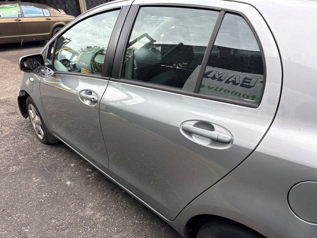 PORTIER LINKS ACHTER Toyota Yaris II (P9) (|670040D120|), Gebruikt, Deur, Kundenbetreuung@toyota.de, Toyota