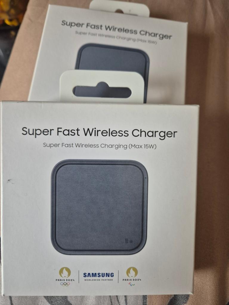 Draadloze opladers samsung, Telecommunicatie, Mobiele telefoons | Telefoon-opladers, Ophalen, Samsung