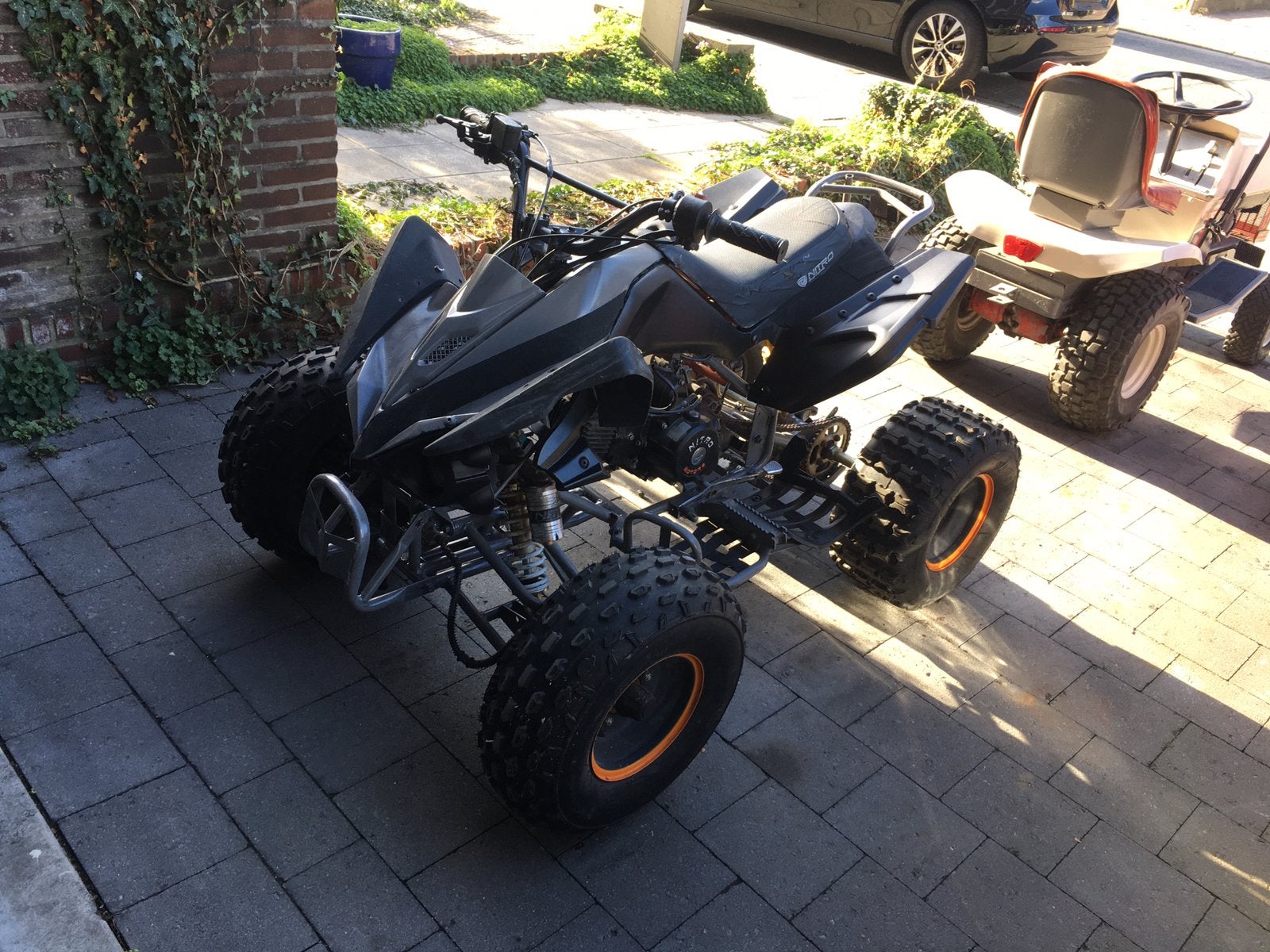 Nitro 125 cc, Motos