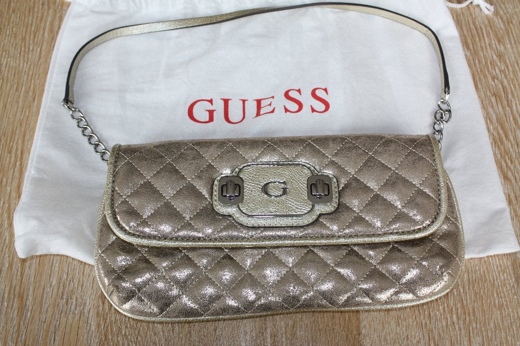 Zeer leuk goudkleurig tasje van Guess, Handtassen en Accessoires, Ophalen of Verzenden, Zo goed als nieuw, Overige kleuren, Avondtasje