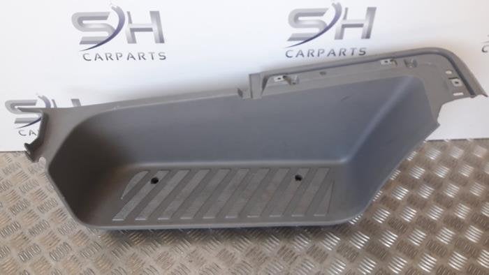 Embarquement avant droit d'un Mercedes Sprinter, -, 3 mois de garantie, Utilisé, -