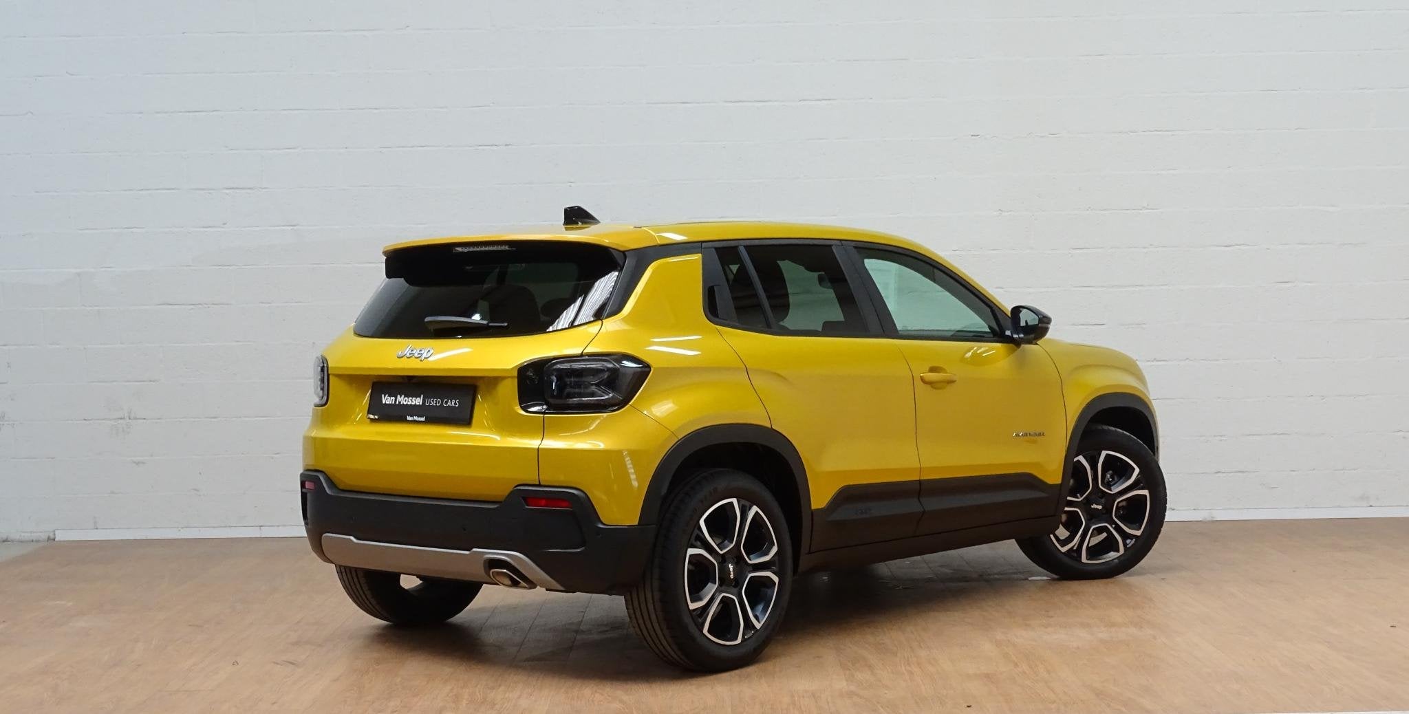 Jeep Avenger 1.2 e-Hybrid Summit, Stof, Gebruikt, 1288 kg, Geel