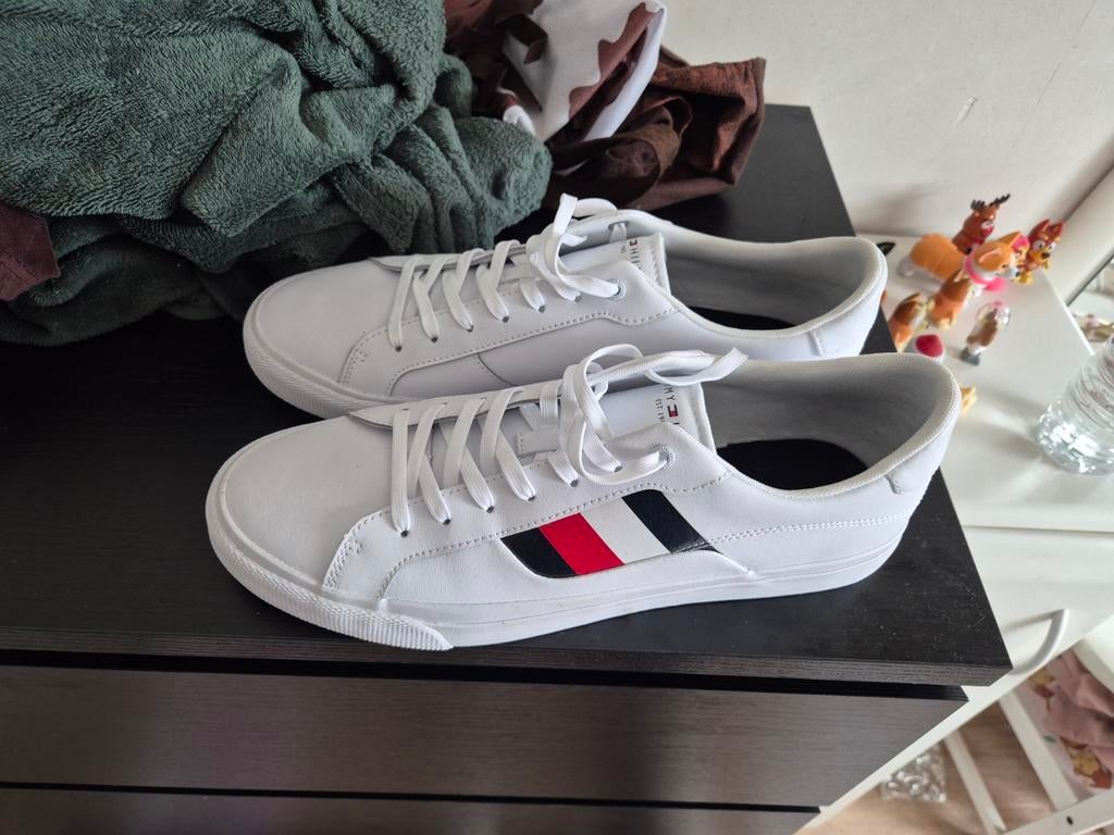 Witte sneakers Tommy, Kleding | Heren, Schoenen, Ophalen, Wit, Nieuw, Sneakers