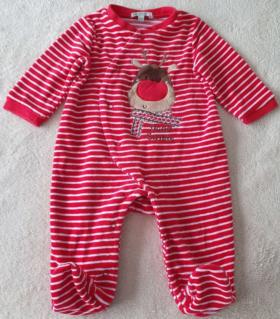 Pyjama grenouillère en velours rouge et blanc - Taille 3mois, Enfants & Bébés, Vêtements de bébé | Taille 62, Enlèvement, Comme neuf