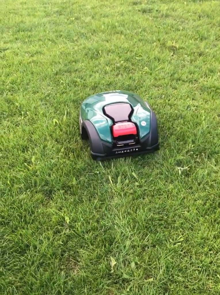 Robot tondeuse Robomow rk2000, Tuin en Terras, Robotmaaiers, Gebruikt, 20 tot 25 cm, Bestuurbaar via app, Ophalen